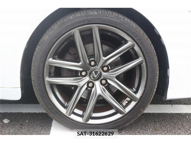 Lexus IS 2013-11 8438351-26