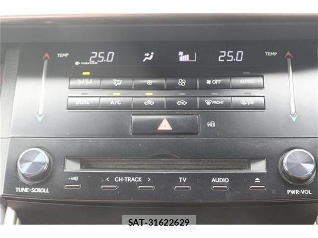 Lexus IS 2013-11 8438351-6