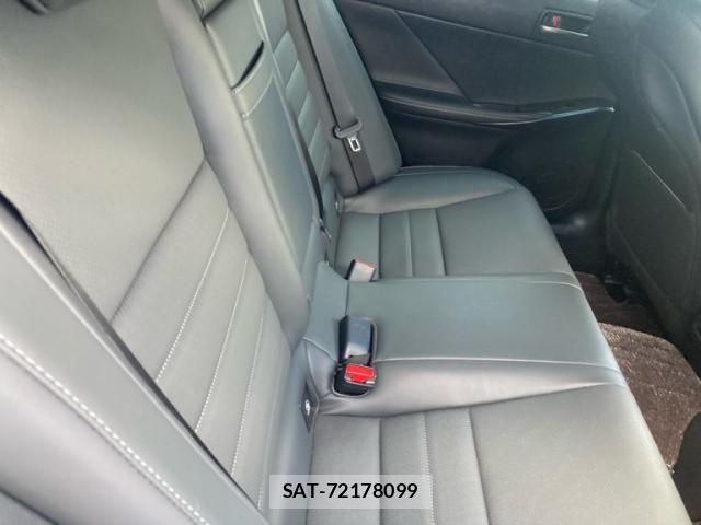Lexus IS 2021-01 8438348-9