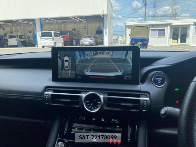 Lexus IS 2021-01 8438348-18