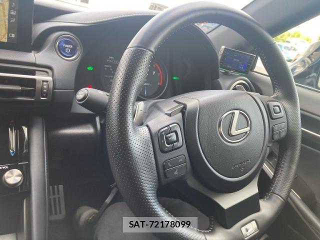 Lexus IS 2021-01 8438348-19