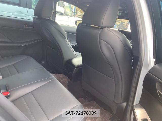 Lexus IS 2021-01 8438348-8