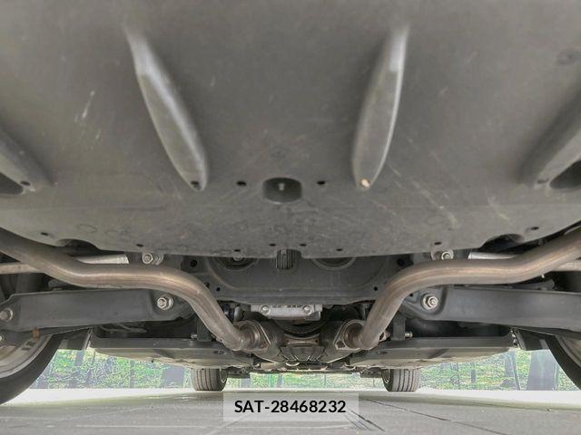 Lexus IS 2013-09 8438350-17
