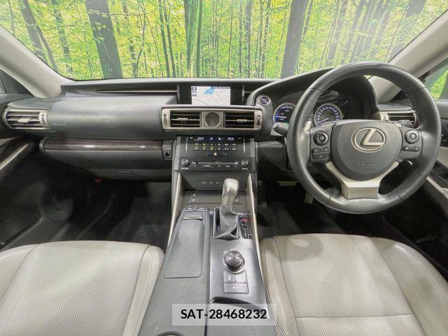 Lexus IS 2013-09 8438350-1