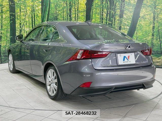 Lexus IS 2013-09 8438350-19