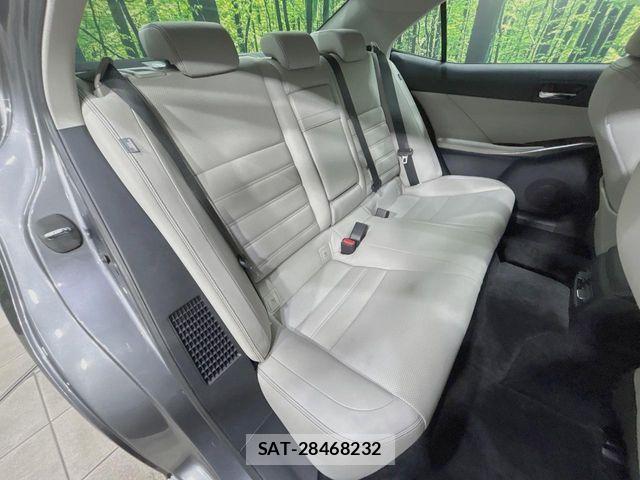 Lexus IS 2013-09 8438350-7