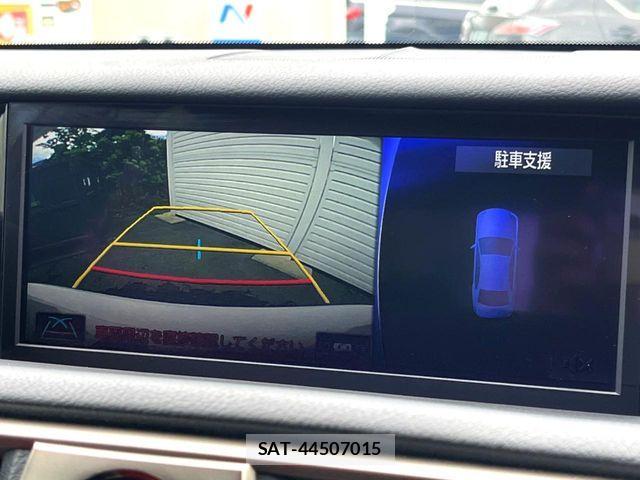 Lexus IS 2018-10 8438349-3