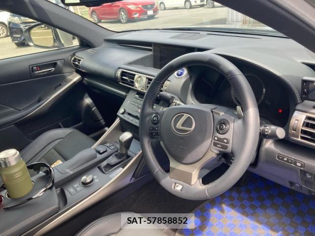 Lexus IS 2015-01 8457800-12