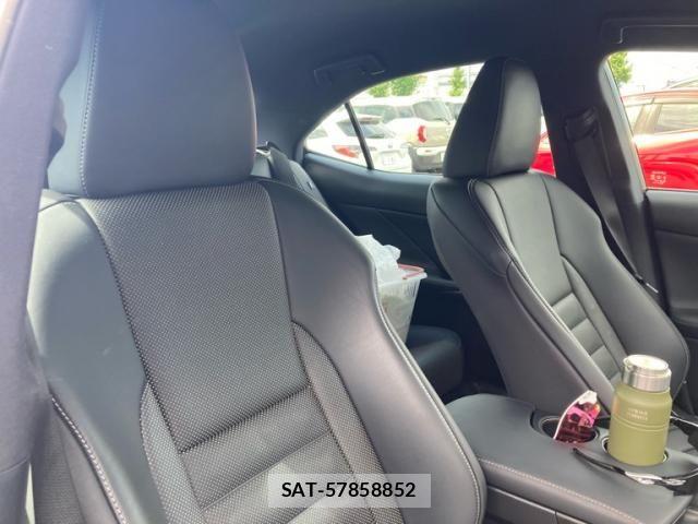Lexus IS 2015-01 8457800-13