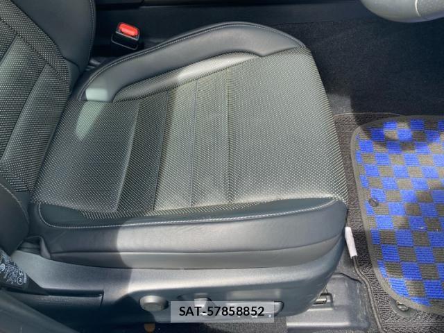 Lexus IS 2015-01 8457800-14