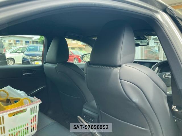 Lexus IS 2015-01 8457800-16