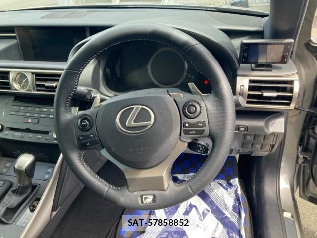 Lexus IS 2015-01 8457800-17