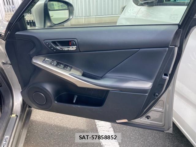 Lexus IS 2015-01 8457800-18