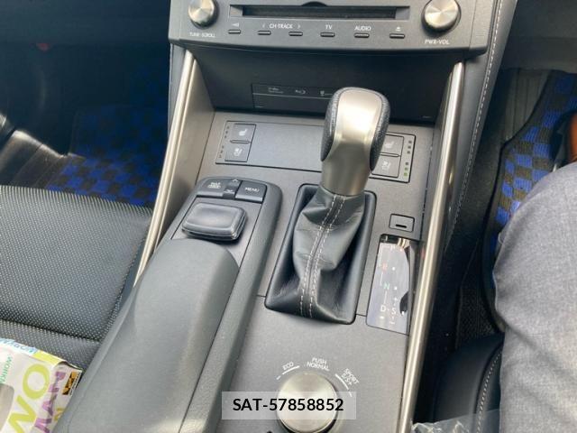 Lexus IS 2015-01 8457800-22