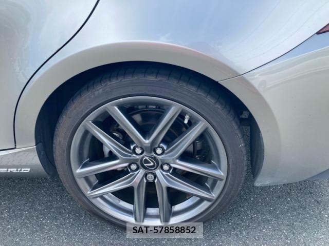 Lexus IS 2015-01 8457800-7