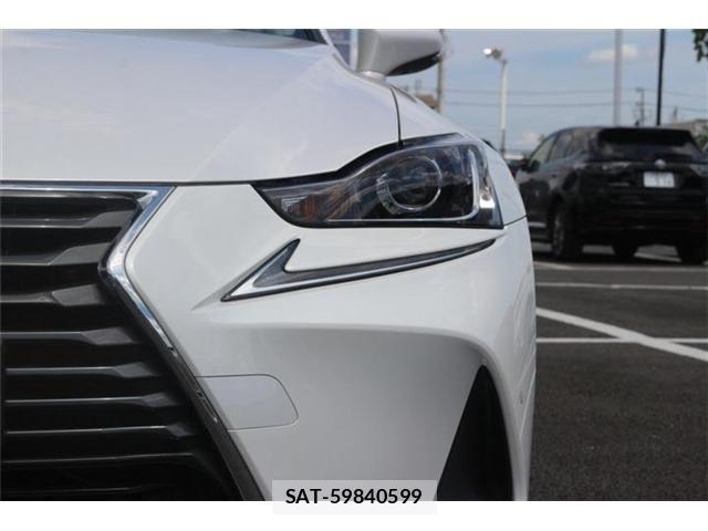 Lexus IS 2018-03 8525516-10