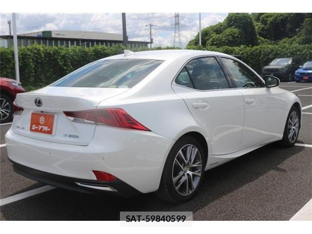 Lexus IS 2018-03 8525516-13
