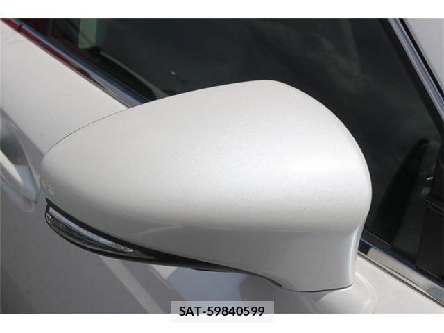 Lexus IS 2018-03 8525516-21