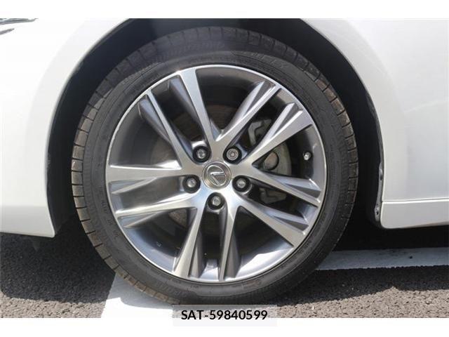 Lexus IS 2018-03 8525516-22
