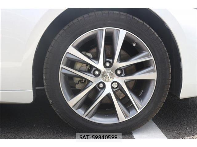 Lexus IS 2018-03 8525516-28