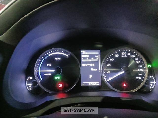 Lexus IS 2018-03 8525516-5