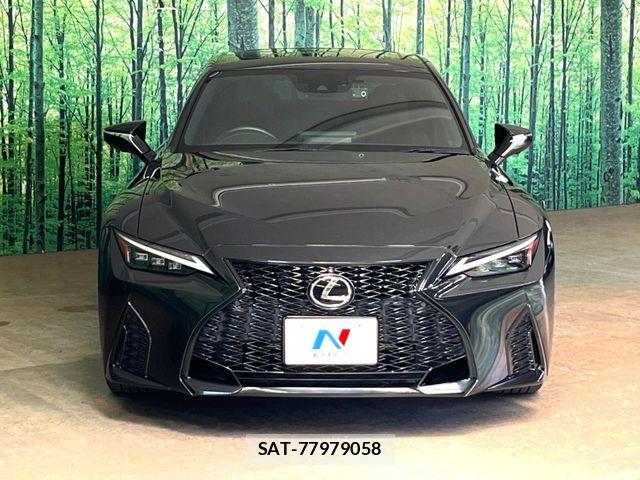 Lexus IS 2023-02 8525506-14