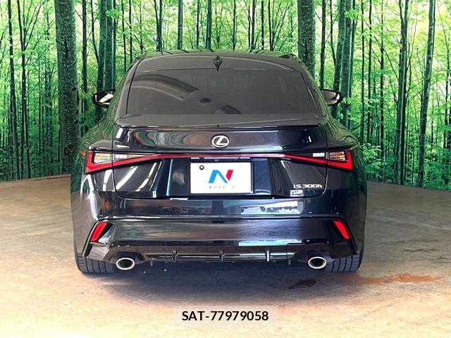 Lexus IS 2023-02 8525506-15