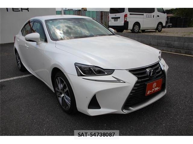 Lexus IS 2017-04 8525512-9