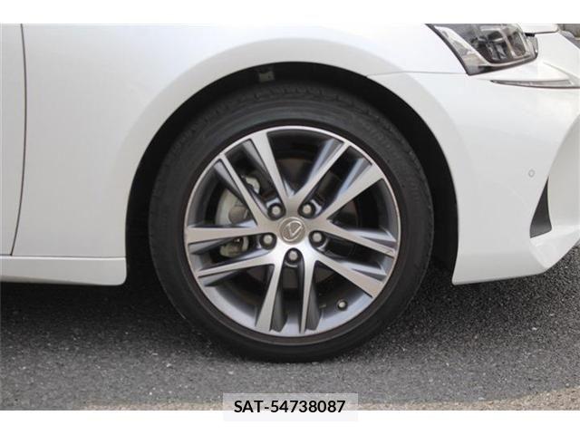 Lexus IS 2017-04 8525512-17