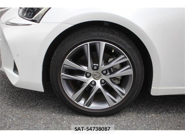 Lexus IS 2017-04 8525512-19