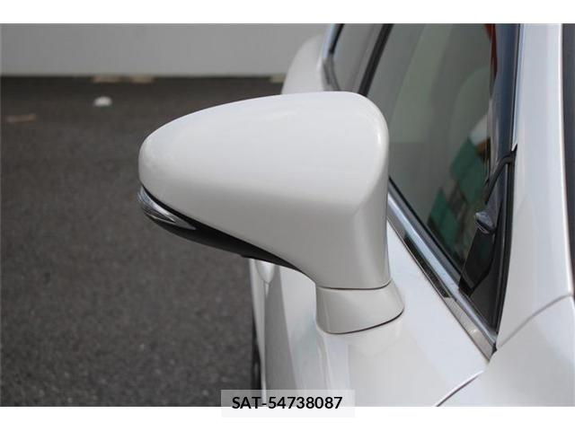 Lexus IS 2017-04 8525512-23