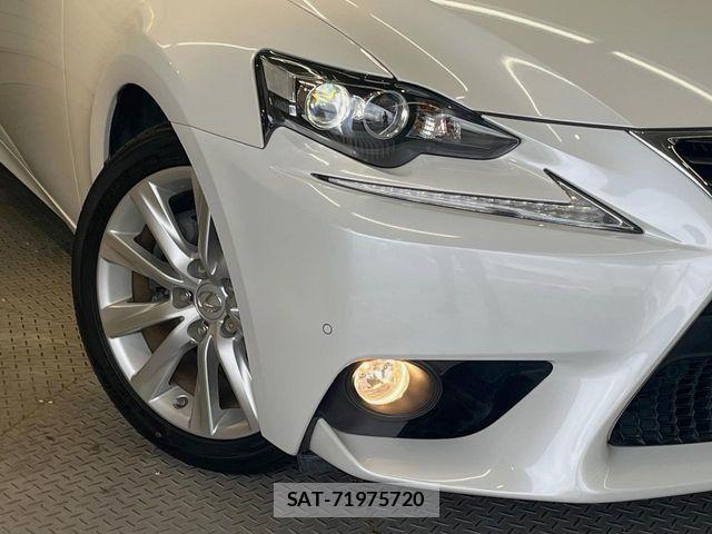 Lexus IS 2014-03 8525513-12