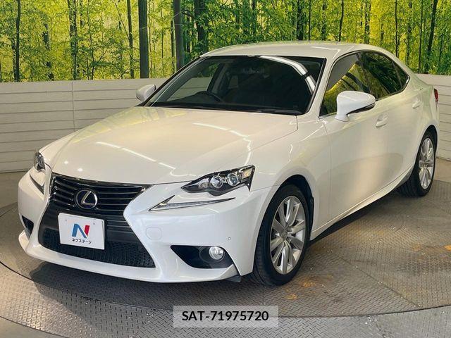 Lexus IS 2014-03 8525513-16