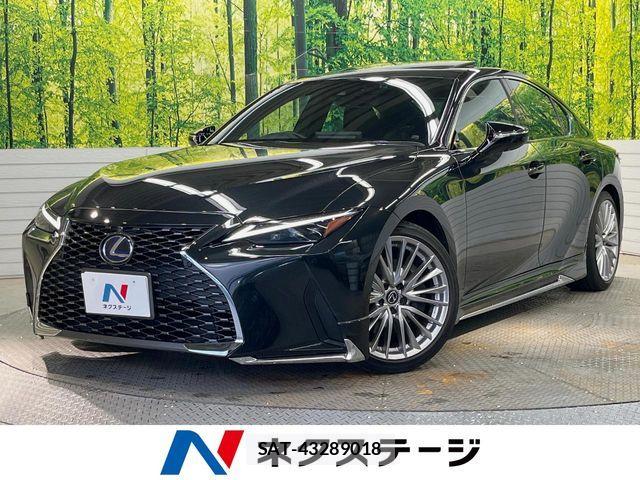 Lexus IS 2020-11 8525504-0