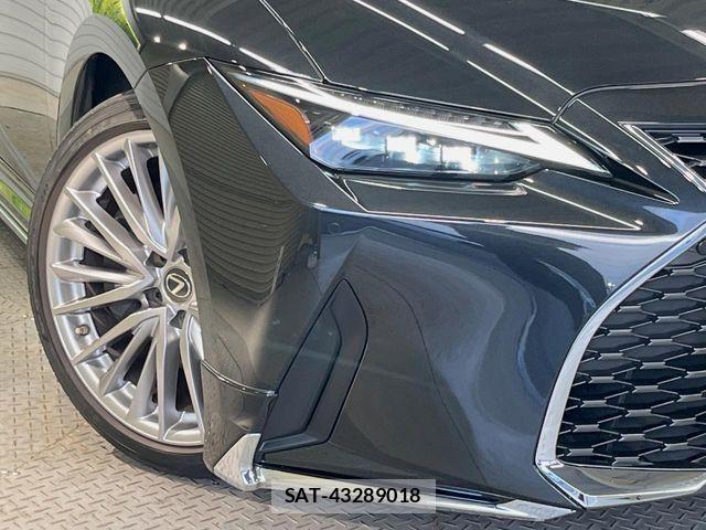 Lexus IS 2020-11 8525504-13