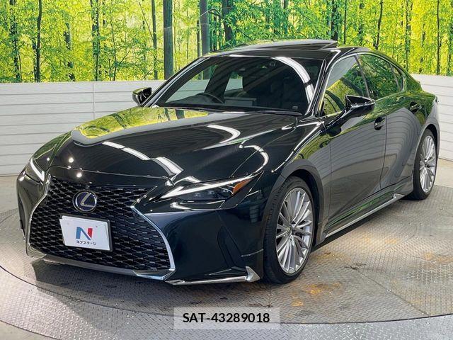 Lexus IS 2020-11 8525504-16