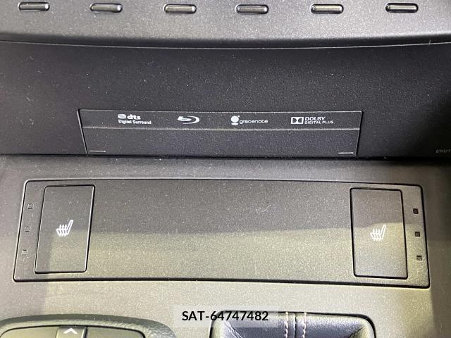 Lexus IS 2016-03 8562436-11