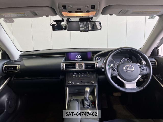 Lexus IS 2016-03 8562436-1