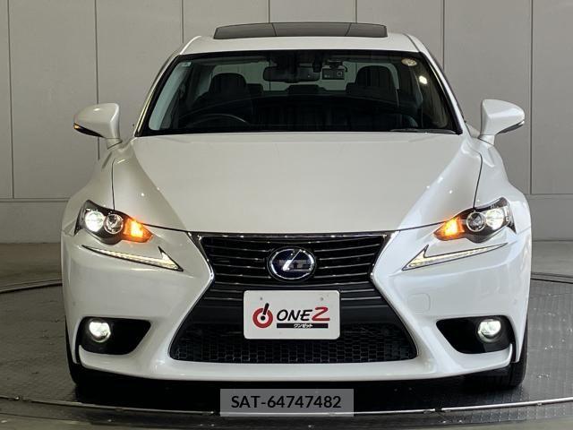 Lexus IS 2016-03 8562436-21