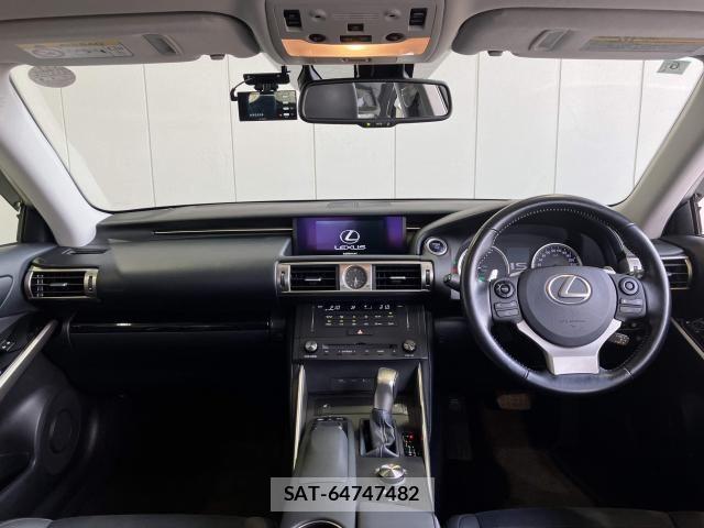 Lexus IS 2016-03 8562436-7