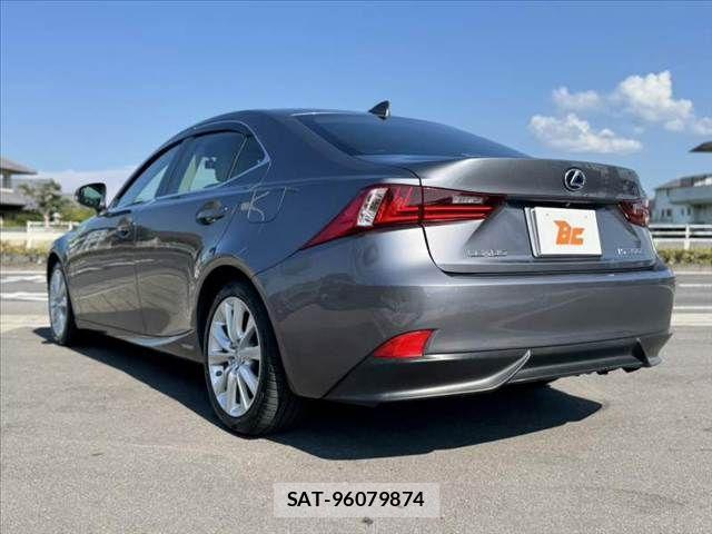 Lexus IS 2014-03 8562437-12