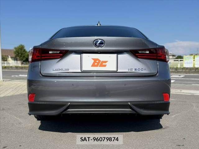 Lexus IS 2014-03 8562437-13