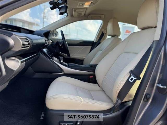 Lexus IS 2014-03 8562437-16