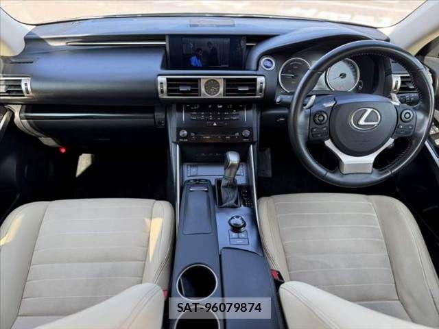 Lexus IS 2014-03 8562437-1