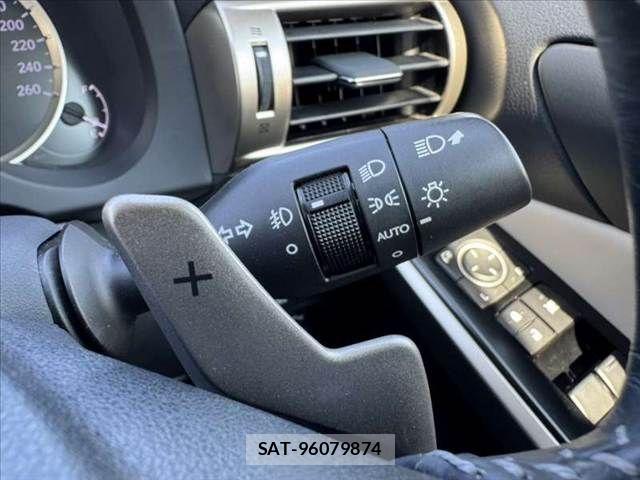 Lexus IS 2014-03 8562437-22
