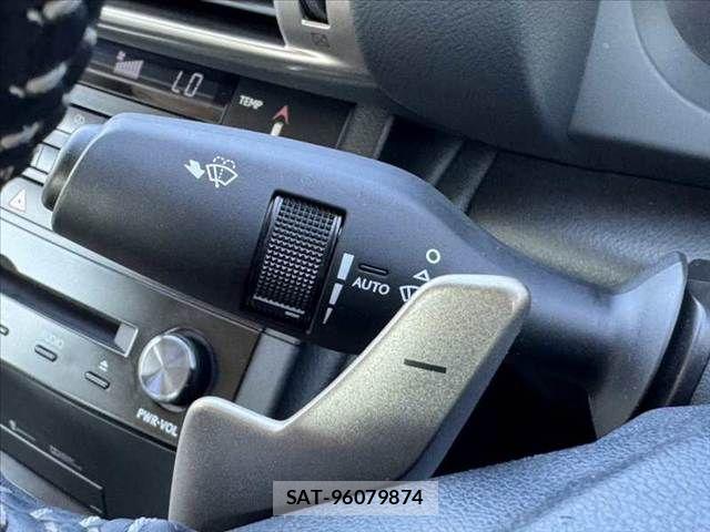 Lexus IS 2014-03 8562437-23