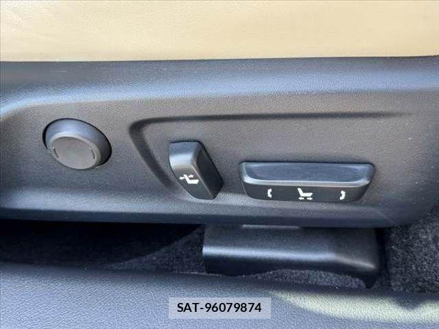 Lexus IS 2014-03 8562437-29