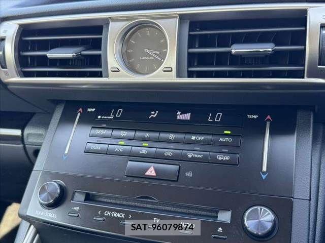 Lexus IS 2014-03 8562437-4