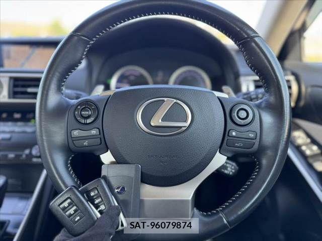 Lexus IS 2014-03 8562437-5