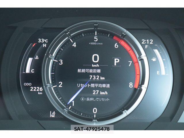 Lexus IS 2025-10 8562435-9